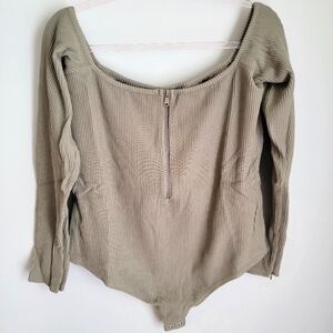 Good American Sage Green Ribbed Half Zip Bodysuit Their Size 6 (3X) Style GB0324